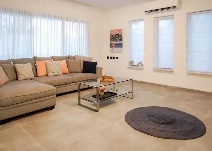 וילה רוני בריכה מחוממת Villa Roni Heated Pool