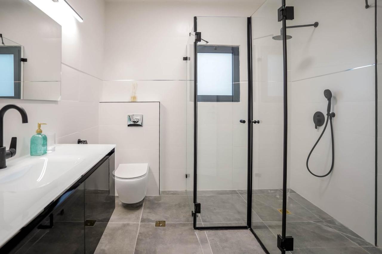 וילה רוני בריכה מחוממת Roni Heated Pool Villa *