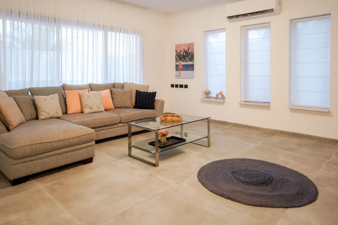 וילה רוני בריכה מחוממת Roni Heated Pool Villa Eilat